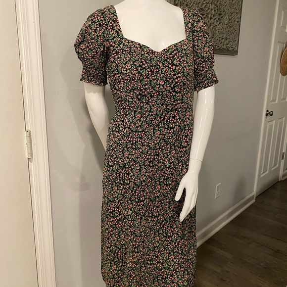 NEW J. Crew Smocked-Sleeve Midi Dress in Ditsy Floral Size 4 - Picture 3 of 6